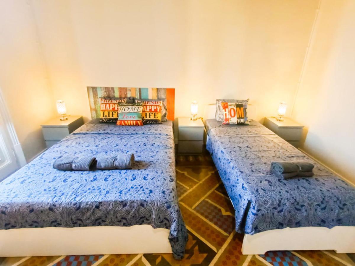 By Plaza Catalunya Rooms Barcelona Exterior foto