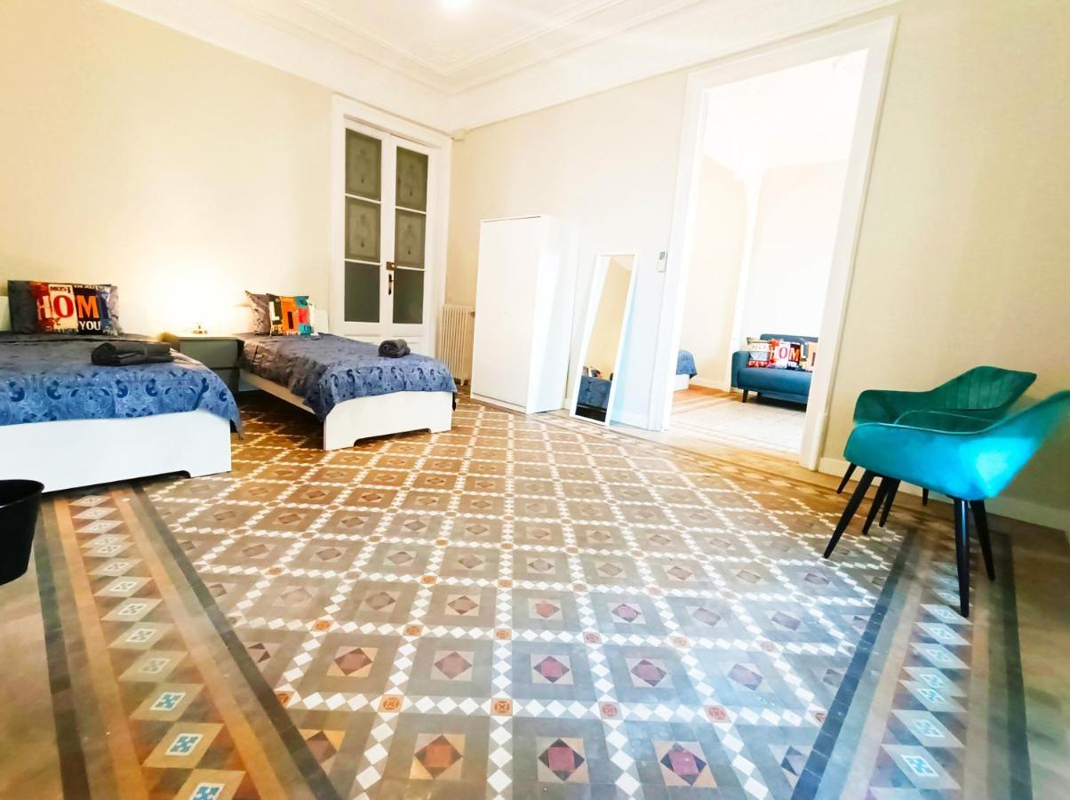 By Plaza Catalunya Rooms Barcelona Exterior foto